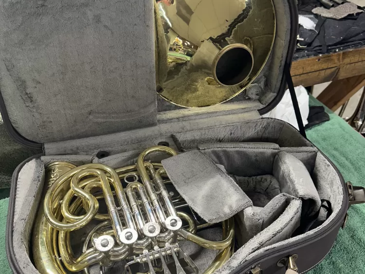 French Horn Screw Bell Case